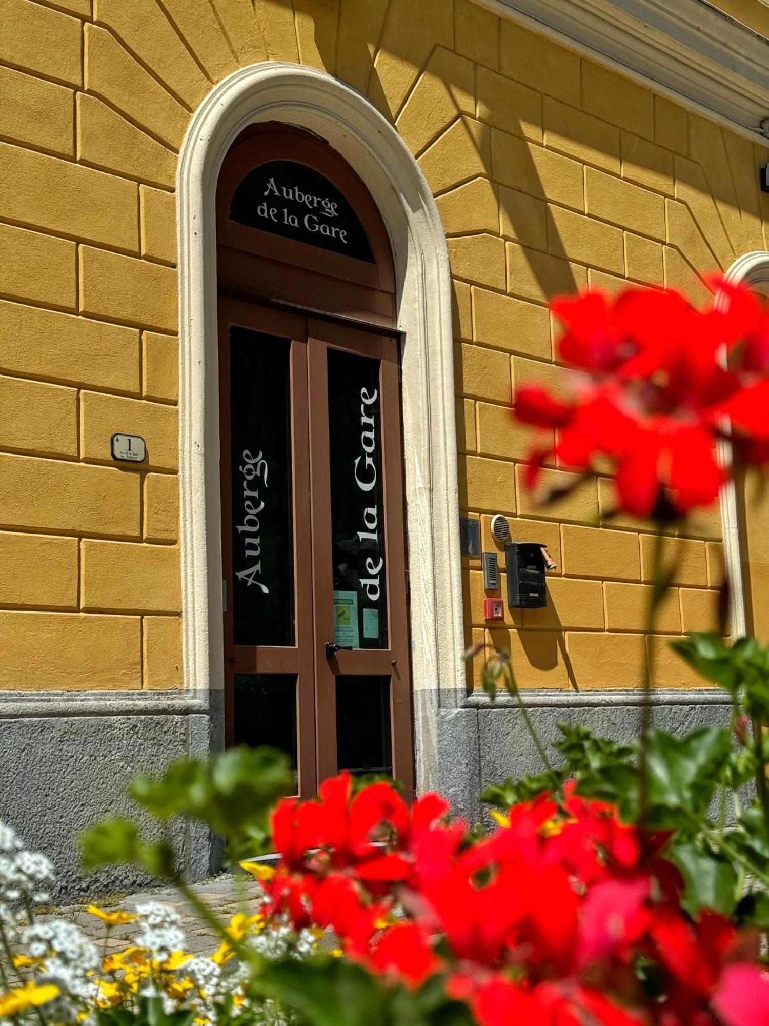 Auberge De La Gare - Dortoir & Ostello Hone Exterior foto