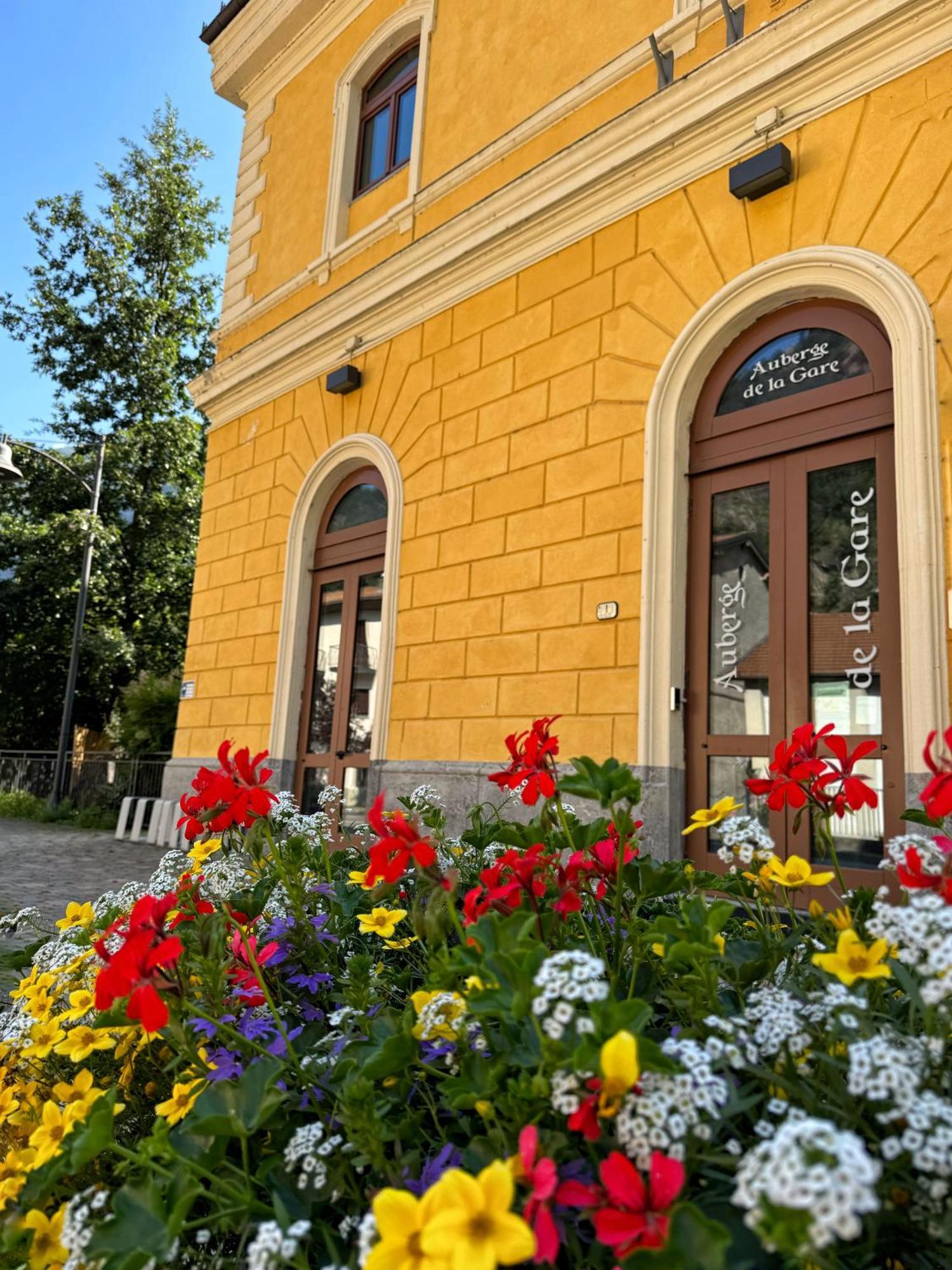 Auberge De La Gare - Dortoir & Ostello Hone Exterior foto